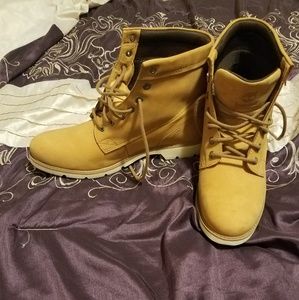 TIMBERLAND BOOTS